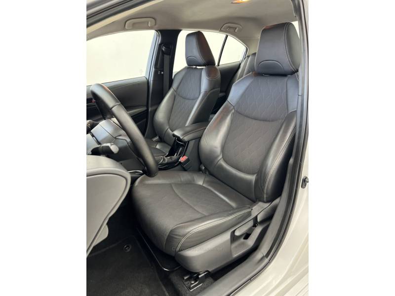 TOYOTA - COROLLA - 2019/2020 - Prata - R$ 104.900,00