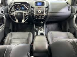 FORD - RANGER - 2015/2016 - Preta - R$ 124.900,00