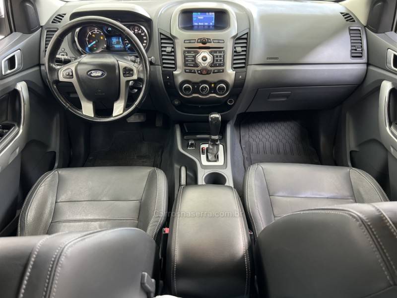 FORD - RANGER - 2015/2016 - Preta - R$ 124.900,00