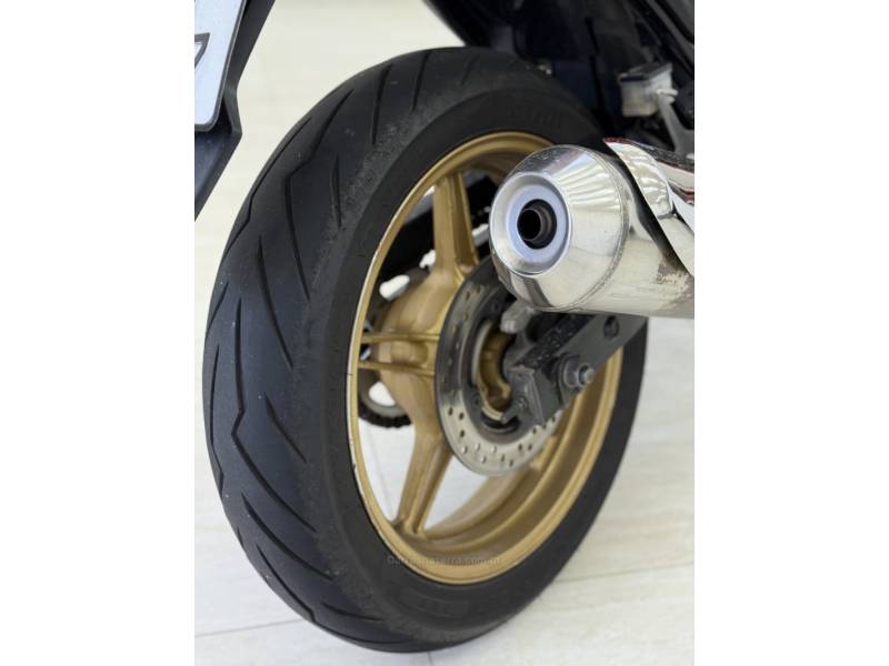 HONDA - CB 300R - 2015/2015 - Vermelha - R$ 14.500,00
