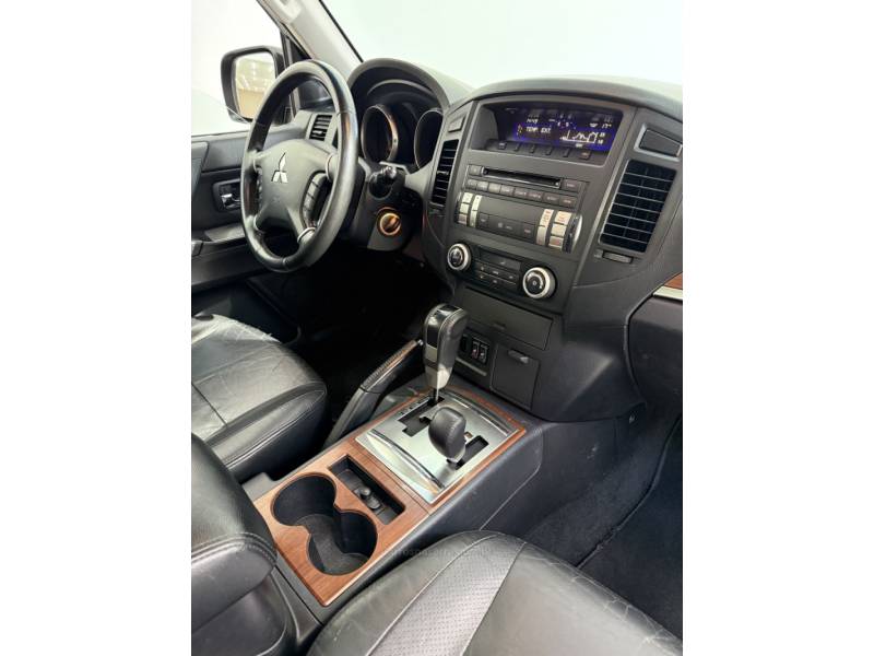 MITSUBISHI - PAJERO FULL - 2008/2008 - Preta - R$ 99.900,00