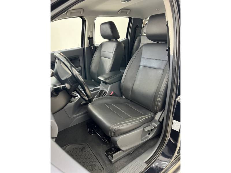 FORD - RANGER - 2015/2016 - Preta - R$ 124.900,00