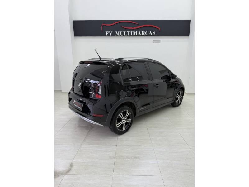 VOLKSWAGEN - UP - 2020/2021 - Preta - R$ 69.900,00