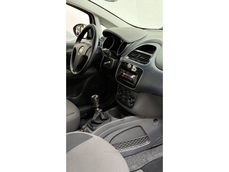 FIAT - PUNTO - 2013/2013 - Cinza - R$ 43.990,00