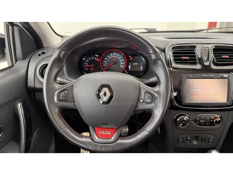 RENAULT - SANDERO - 2016/2017 - Branca - R$ 66.900,00