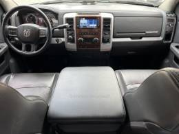 DODGE - RAM - 2011/2012 - Prata - R$ 209.900,00