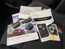 RENAULT - SANDERO - 2016/2017 - Branca - R$ 66.900,00