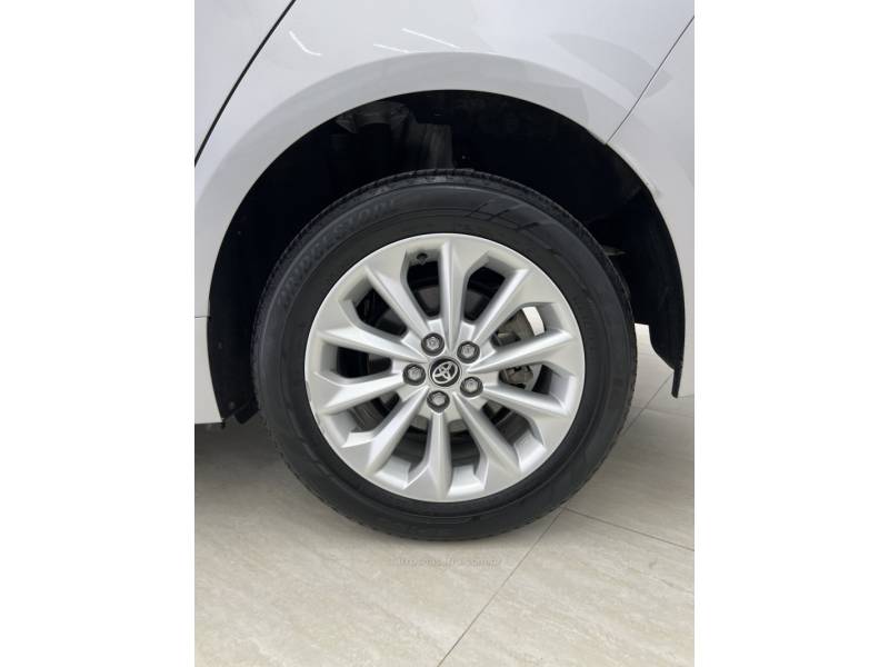 TOYOTA - COROLLA - 2019/2020 - Prata - R$ 104.900,00