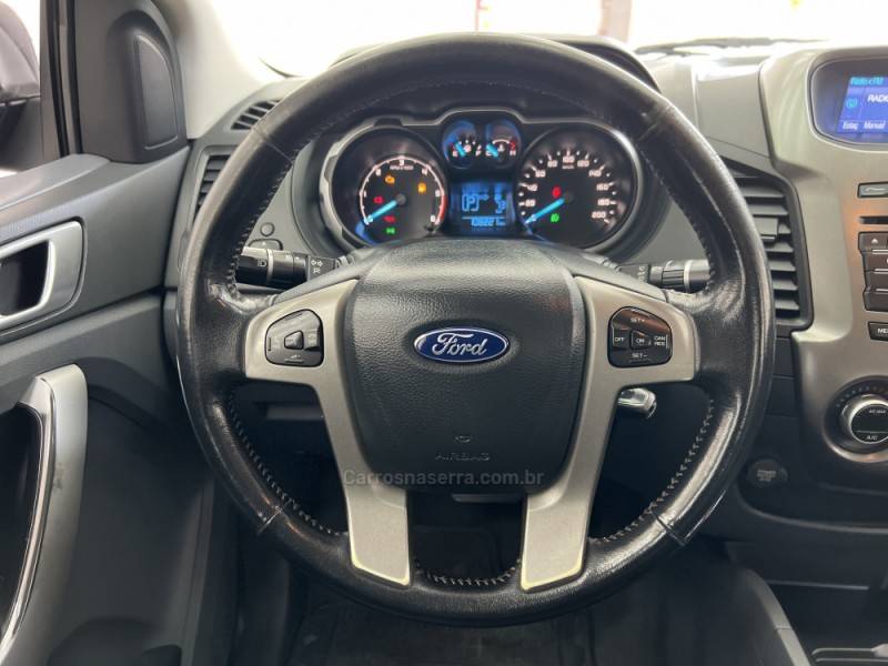 FORD - RANGER - 2015/2016 - Preta - R$ 124.900,00