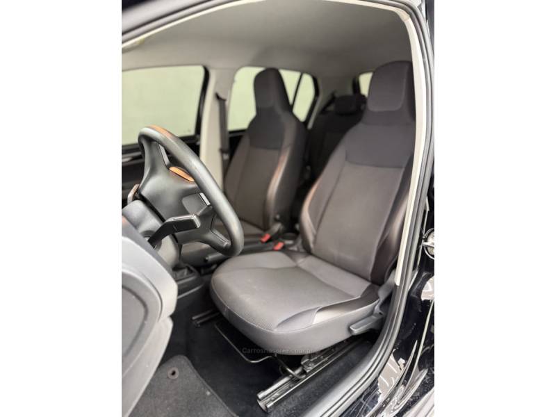 VOLKSWAGEN - UP - 2020/2021 - Preta - R$ 69.900,00