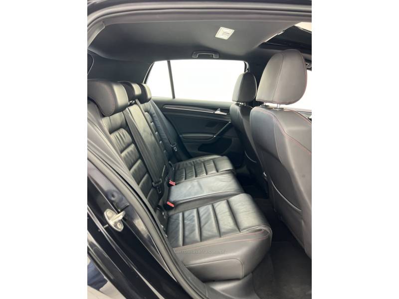 VOLKSWAGEN - GOLF - 2014/2014 - Preta - R$ 139.900,00
