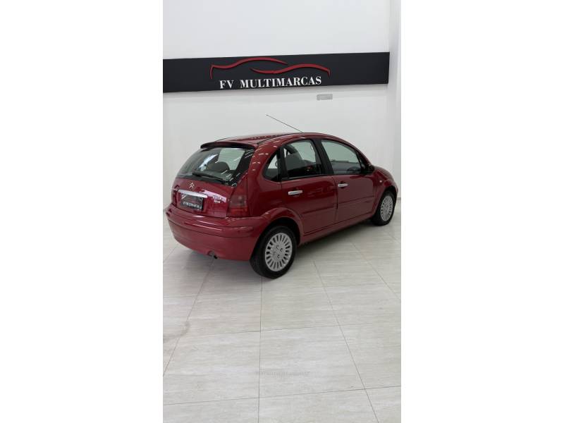 CITROËN - C3 - 2005/2006 - Vermelha - R$ 25.900,00