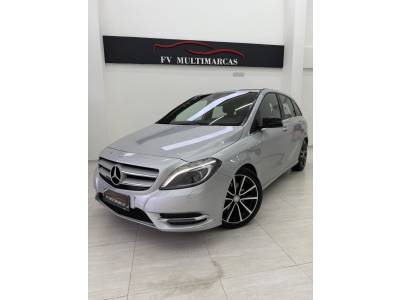 MERCEDES-BENZ - B 200 - 2014/2014 - Prata - R$ 69.990,00