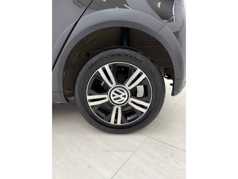VOLKSWAGEN - UP - 2020/2021 - Preta - R$ 69.900,00