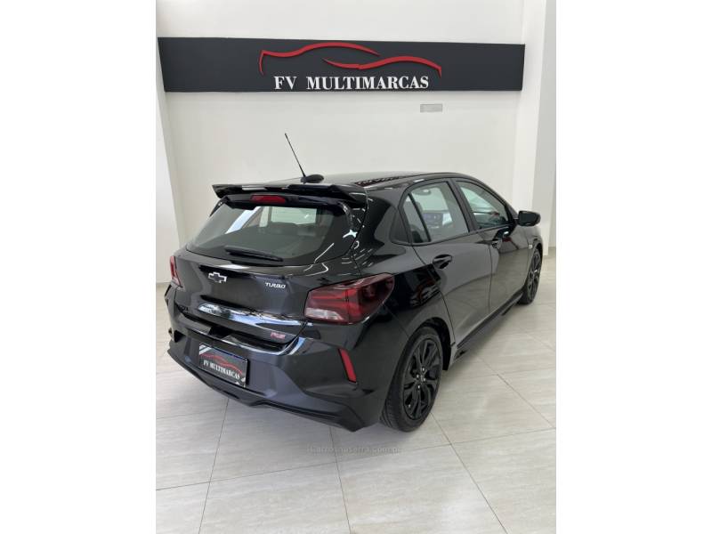 CHEVROLET - ONIX - 2023/2024 - Preta - R$ 99.900,00