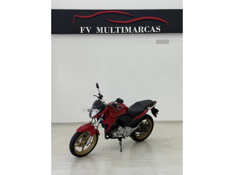 HONDA - CB 300R - 2015/2015 - Vermelha - R$ 14.500,00