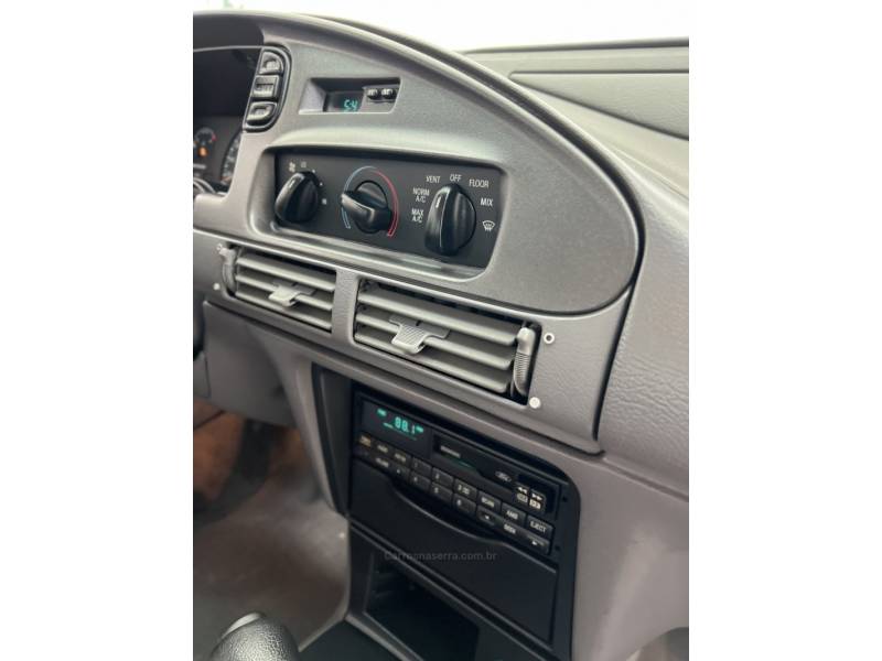 FORD - TAURUS - 1995/1995 - Verde - R$ 69.900,00
